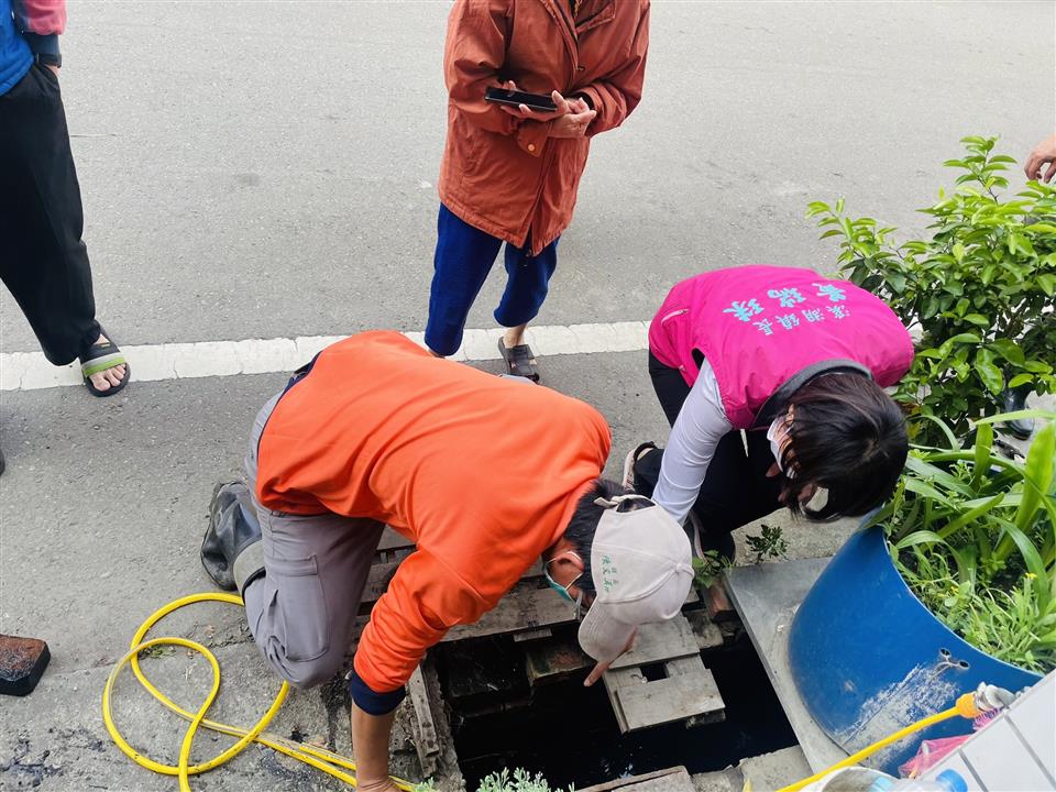 04月份鎮政活動剪影1110401二溪路一段408巷清溝